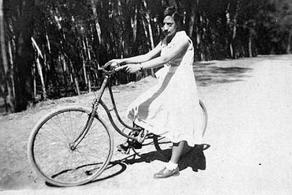 Bicyclette, 1935.