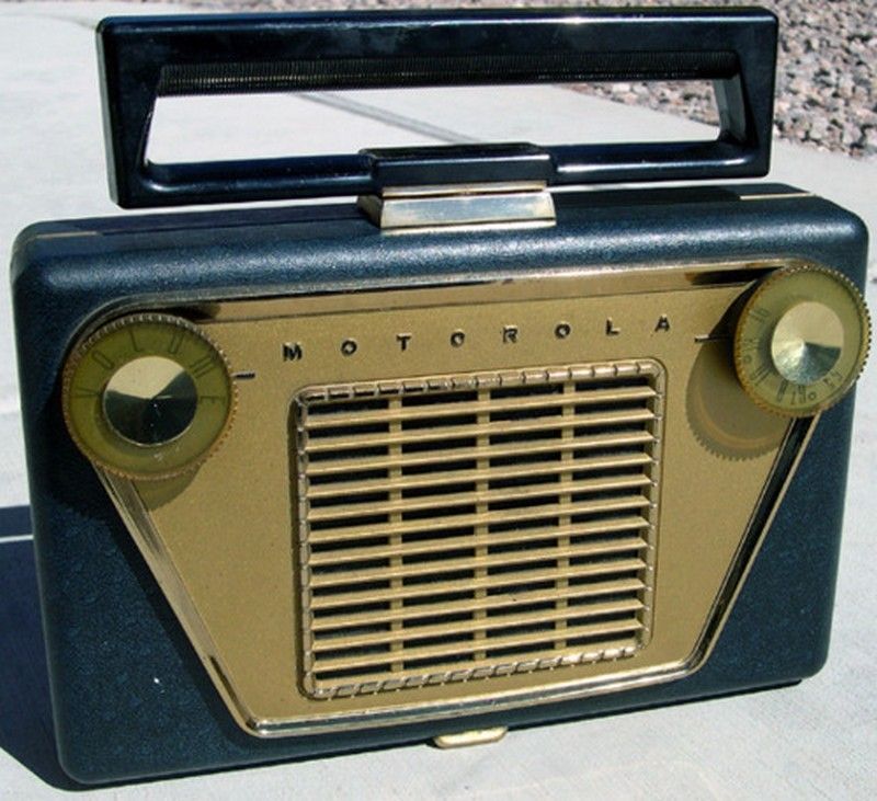 Musique (Radio) Motorola Portable Tube Radio, 1950’s