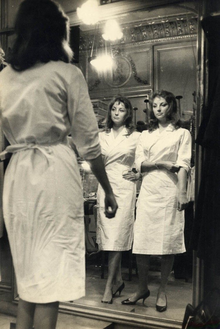 Gérard Décaux Mannequins cabine chez Dior en 1958.